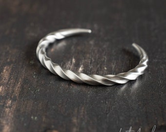 Mens Spiral Cuff Modern metal Matt Silver Bracelet Bangle