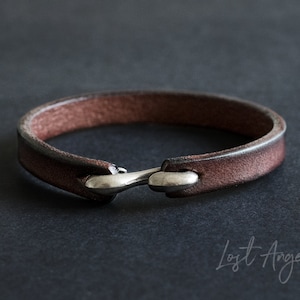 Stylish Brown 100% Genuine Leather Classic Hooked Bracelet