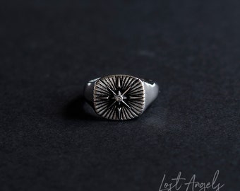 Mens Polished Compass Ring - Stunning