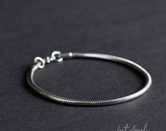 Mens minimalist Snake Chain Bracelet