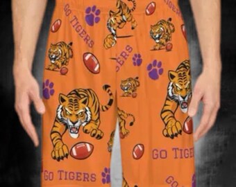 Shorts deportivos con estampado de tigre: atuendo para el día del partido de fútbol