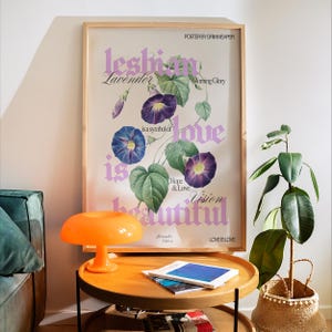 Sapphic muurkunst – poster Lesbische liefde is mooi, Sapphic WLW-poster, vintage bloemen Cottagecore-decor