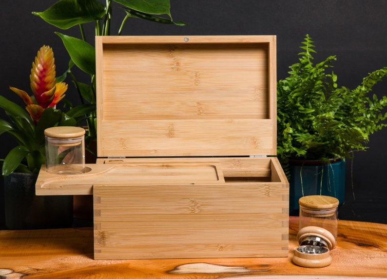 Personalised Custom Rolling Stash Box Kit, Real Wood Engraving, breathing Skull, Smoke Box Gift Set, Matching Grinder, Tray, And Jar image 2
