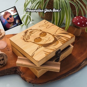 Kit personnalisé de boîte de rangement à roulettes personnalisée, gravure sur bois véritable, votre image, ensemble cadeau boîte à fumée, broyeur, plateau et bocal assortis
