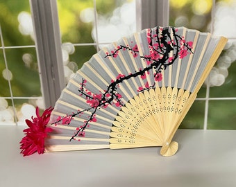 KEYIDO 4 Pezzi Ventaglio Giapponese Ventaglio da Borsetta Ventagli Pieghevole Seta Stoffa e Bamboo Ventagli Donna Cinese con Nappe per Elegante Matrimonio Estate Bambini Ragazze Uomini