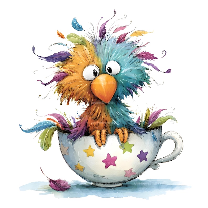 Op de afbeelding: Een kleurrijke, pluizige vogel met gespleten oranje en blauw verenkleed zit in een witte theekop versierd met kleine, veelkleurige sterren. De vogel heeft grote, wijd open ogen, een oranje snavel en veren die rond zijn kop zweven.