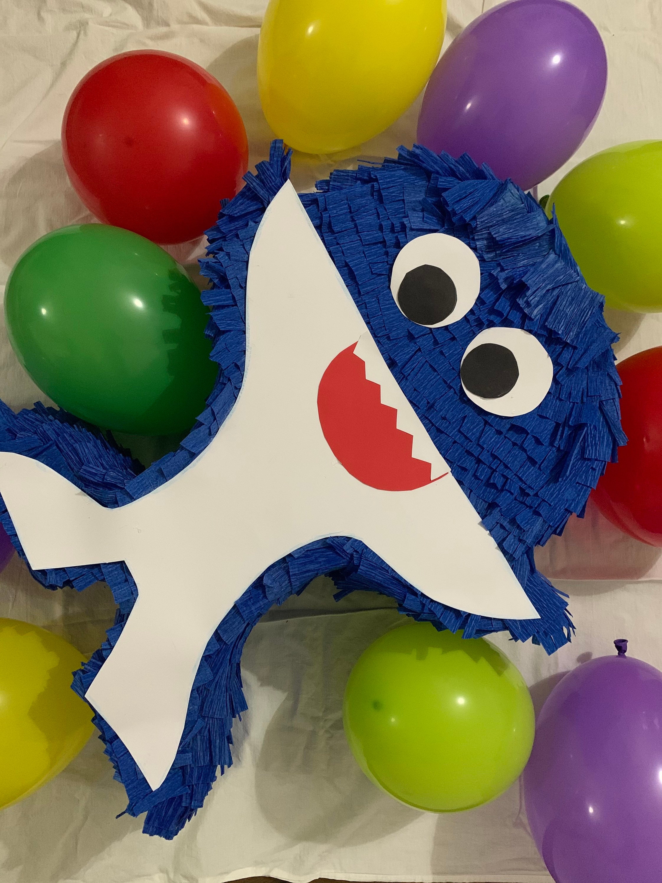 Baby shark pinata / piñata baby Shark Etsy