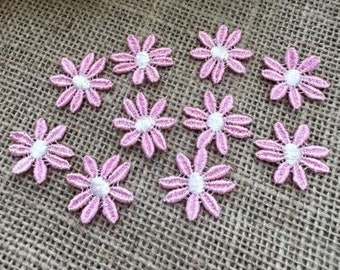 10 x Pink Daisy Flowers, Sew-on embroidered patch, Daisy Appliqués
