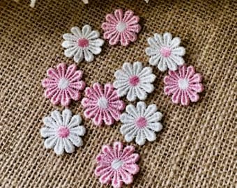10 x Pink & White Daisy Flowers, Sew-on embroidered patch, Daisy Appliqués