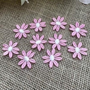 10 x Pink Daisy Flowers, Sew-on embroidered patch, Daisy Appliqués