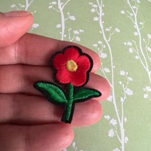 Poppy Iron-on Patch: Embroidered Mini Flower Applique