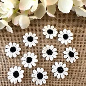 Black & White Daisy Flower Appliqués: Sew-On Embroidered Patches, Set of 10