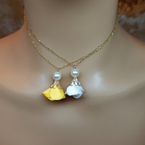 Gold Pearl Rose Charm Choker, Gold Pearl Flower Choker, Gold Elegant Pearl Rose Necklace, Gold Pearl Rose Flower Jewelry, Elegant Jewelry