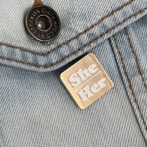 She/Her Pronoun Lapel Pin Polished Gold, She Her Pronouns Lapel Pin