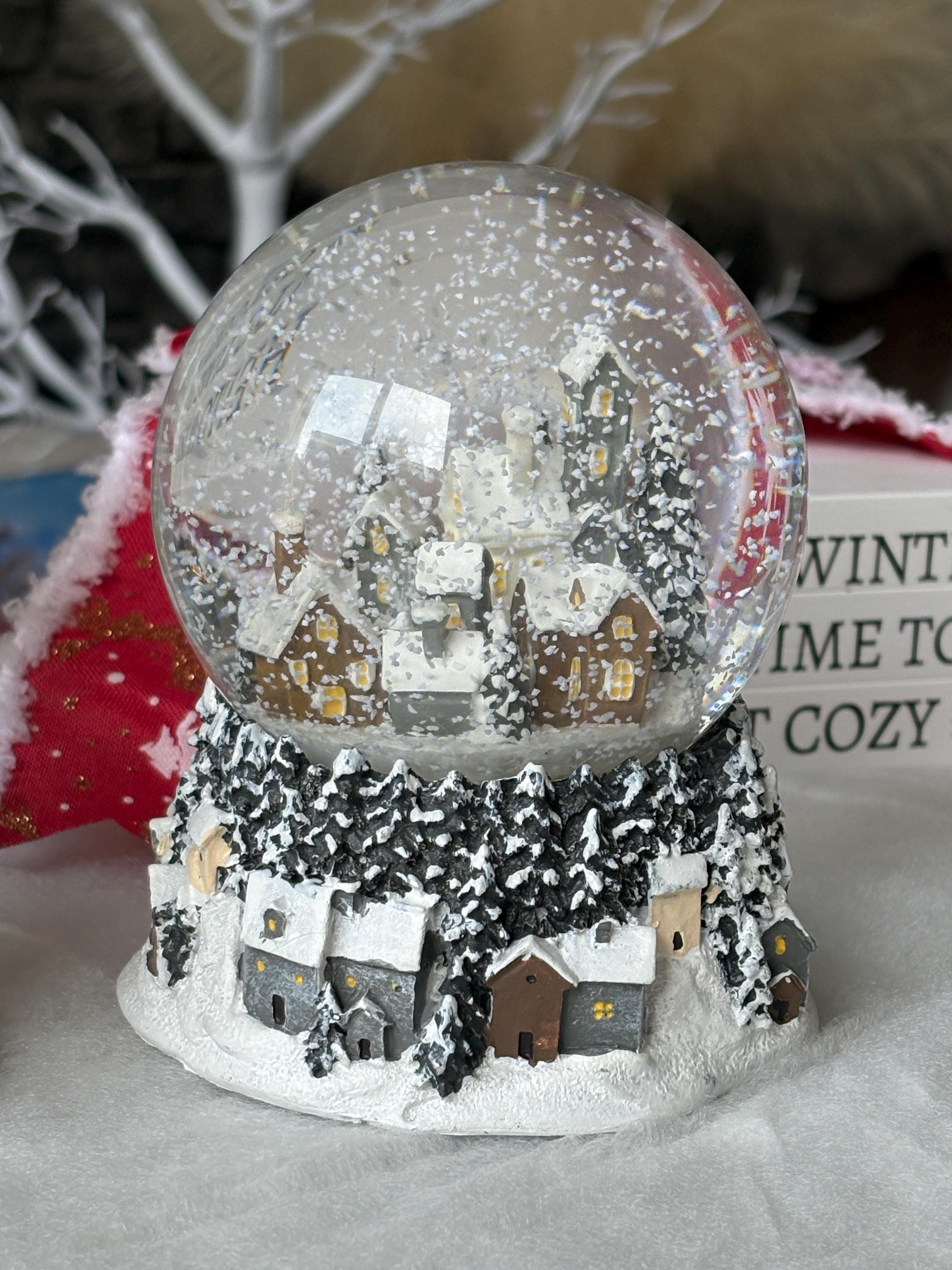 Limited Edition Real Collectables - Snow Globes- floating diamonites Balsam Hill - 2024 Holiday 2 - Santa main image 3