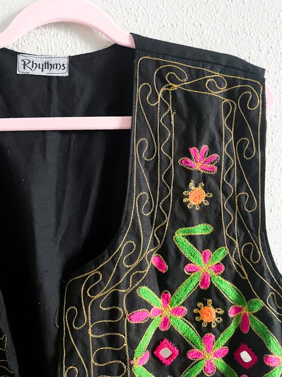 Vintage Black Embroidered Rythms Vest - XL