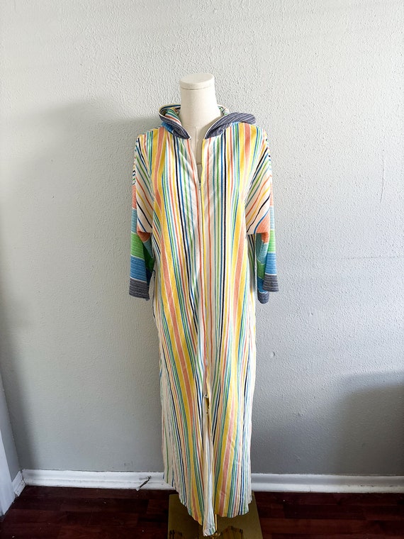 vintage 1970s Montgomery Ward Striped Beach Coveru