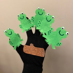 Story Glove Felt Set //Felt Board Story //Felt Set // Circle Time // Preschool Stories image 7