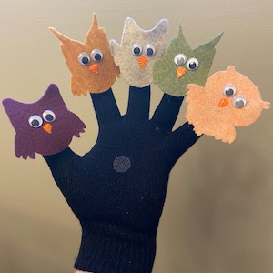 Story Glove Felt Set //Felt Board Story //Felt Set // Circle Time // Preschool Stories image 5