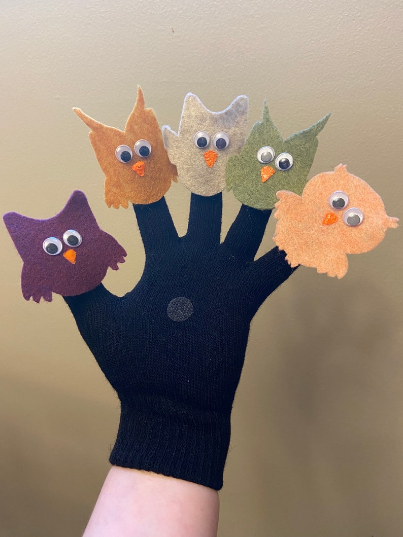 Story Glove Felt Set //Felt Board Story //Felt Set // Circle Time // Preschool Stories image 5