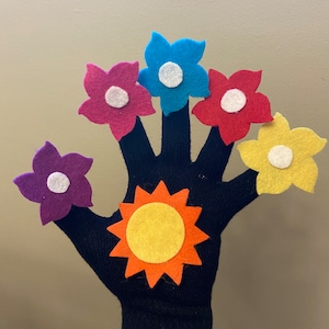 Story Glove Felt Set //Felt Board Story //Felt Set // Circle Time // Preschool Stories image 6