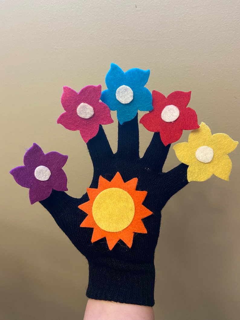 Story Glove Felt Set //Felt Board Story //Felt Set // Circle Time // Preschool Stories image 6