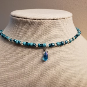 Water Drop Teal and White Beaded Choker