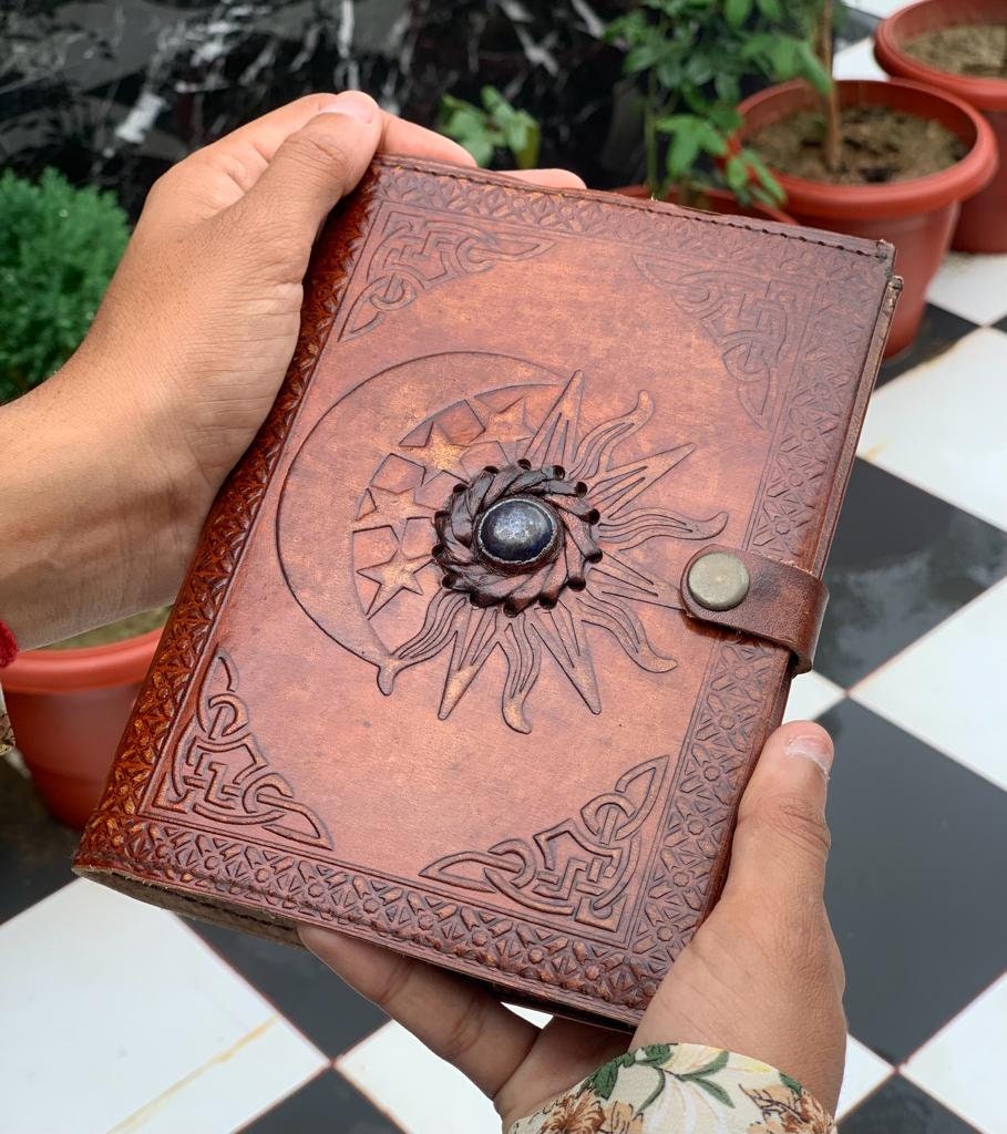 Leather Journal with Unlined Pages - Sun & Moon Leather Bound Writing  Journal for Women & Men (5x7 in) Lined Journals for Women, Leather Bound
