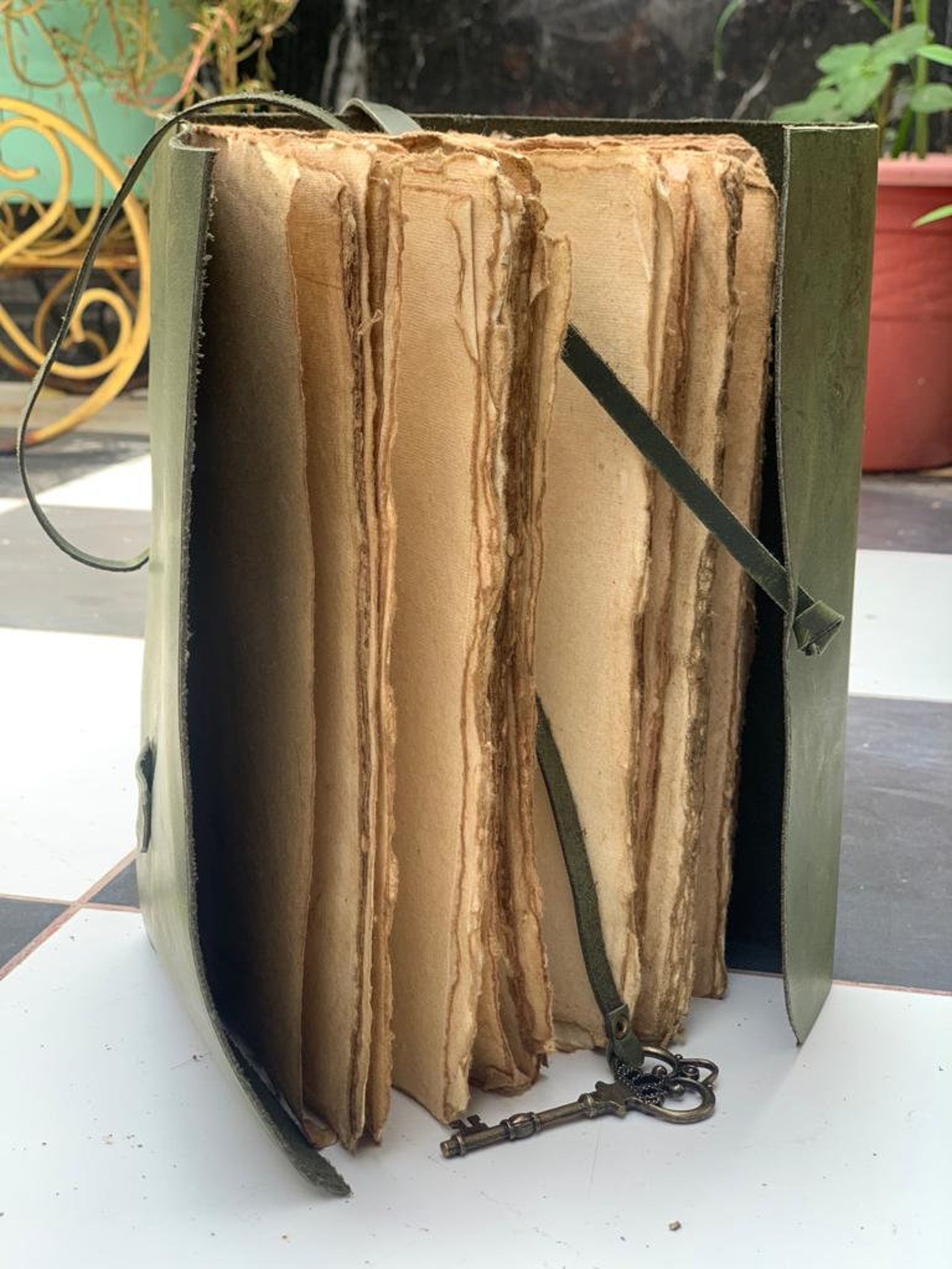 Vintage Leather Key Journal – 200 Handmade Vintage Deckle Edge Paper ...
