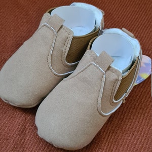 Unisex Baby Bootie/Shoe, Super soft, infant, toddler, Walker Baby Shoes, baby Slippers, baby boys girls shoes. Soft grip sole. Pram shoes image 2