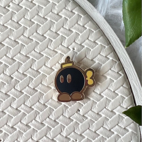 Mario mini pin bob-omb bomb  enamel pin