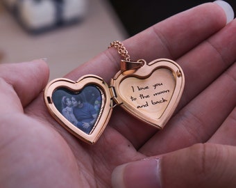 Collar de medallón de corazón vintage con grabado, collar de foto/imagen de medallón grabado personalizado, regalo del día de la madre para mamá/abuela/esposa