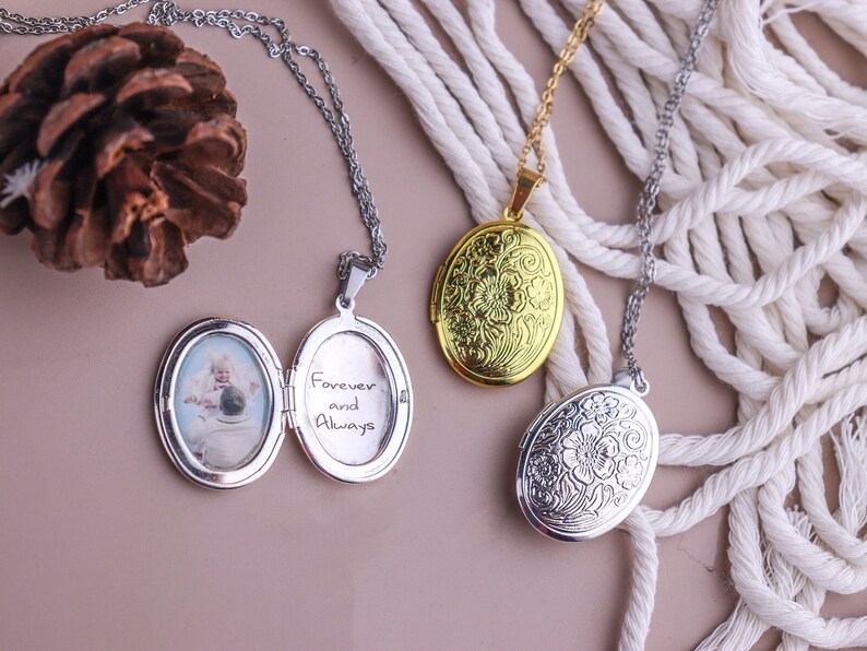 Vintage Locket Necklace with Engraving, Custom Engraved Locket Photo/Picture Necklace, Handwriting Mother's Day Gift for Mom/Grandma zdjęcie 1