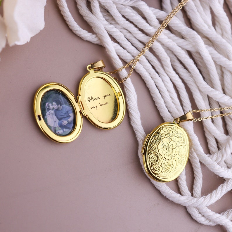 Vintage Locket Necklace with Engraving, Custom Engraved Locket Photo/Picture Necklace, Handwriting Mother's Day Gift for Mom/Grandma Gold