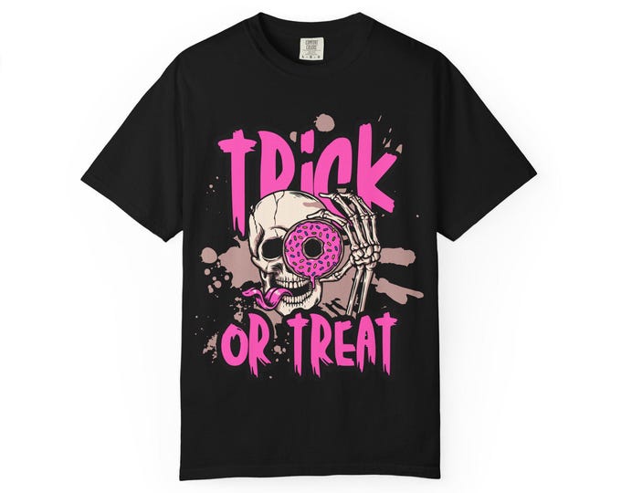 Trick or Treat Skull T-Shirt, Unisex Halloween Tee, Spooky Graphic Shirt, Gift for Halloween Lovers, Casual Fall Apparel