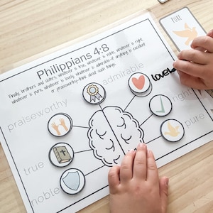Filippesi 4:8 Foglio di lavoro per abbinare e tracciare le carte, attività Pensa a queste cose, Bibbia stampabile per bambini, Giochi biblici per bambini