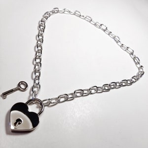 DWL Cable Chain Necklace With Silver Heart Padlock Pendant