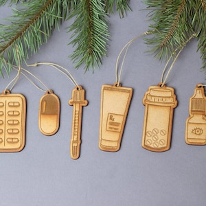 Pharmacist set of 6 ornaments,  medicine bottle ornament, pharmacist gift, medicine ornament, Pharmacy Student, pill ornament pill bottle