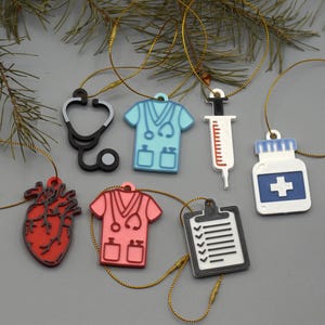 Lot de 7 mini-ornements pour infirmière : haut à récurer, décoration de docteur, cadeau médical pour soins infirmiers