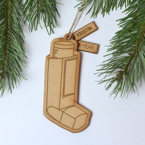 Ornement d'inhalateur, inhalateur pour l'asthme, cadeau pour l'asthme, ornement pour l'asthme, décoration pour l'asthme, cadeau pour inhalateur, ornement dessiné à la main pour inhalateur, cadeau pour l'asthme