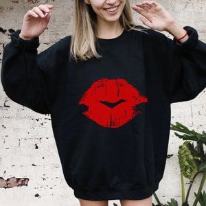 Lips Kiss Sweatshirt, Red Lips, Valentines Sweatshirt, Lips Shirt, Kiss Shirt,Valentines Day Sweatshirt, Valentines Shirt for Women, VSCO