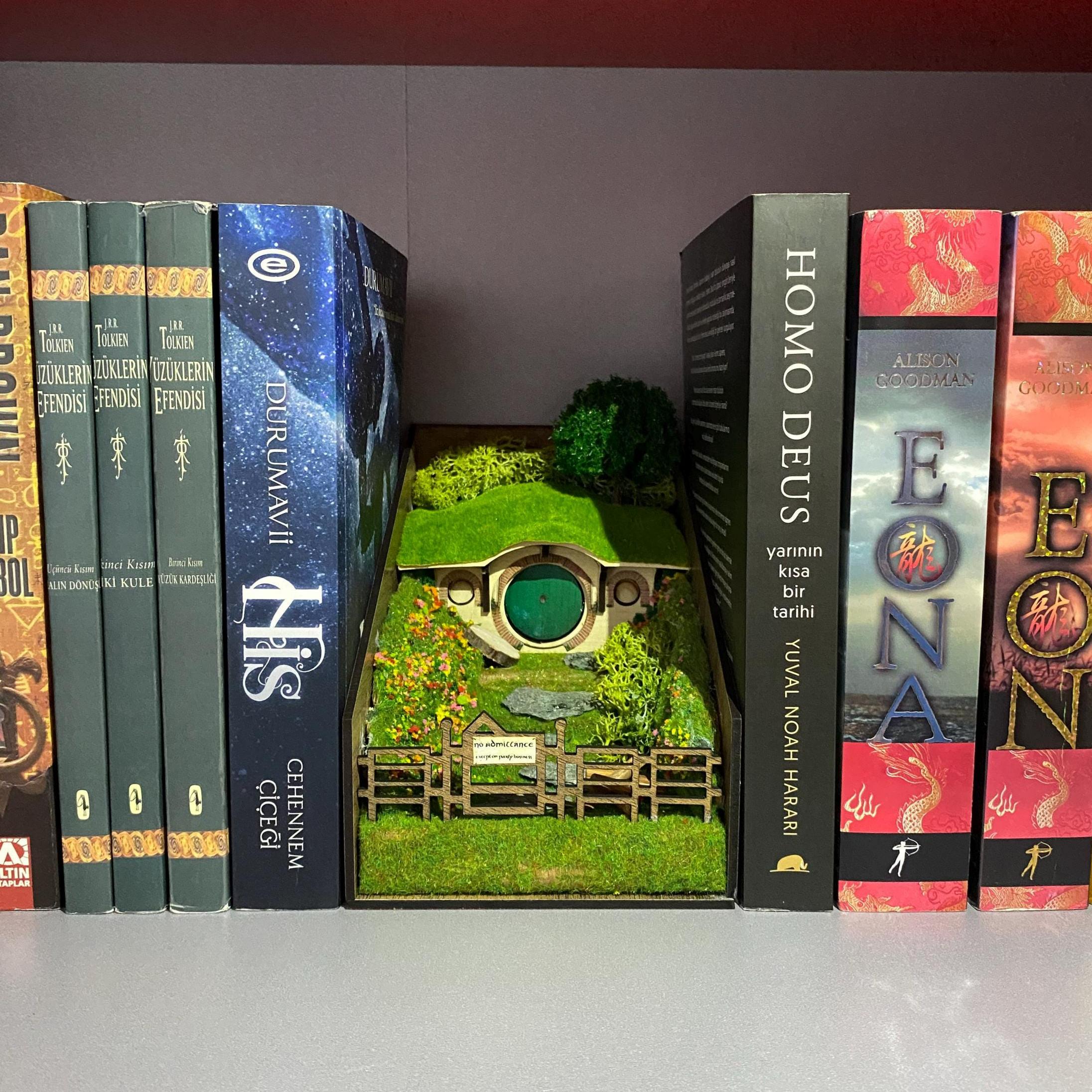 Ghibli book nook - Etsy 日本