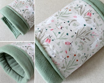 Knuffelrol voor cavia's "Spring Meadow" fleece