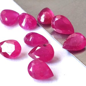 Rubi facetado com preenchimento de vidro – formato de pera de 3 x 5 mm, qualidade AAA. imagem 1