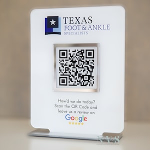 Niestandardowy znak recenzji biznesowej z kodem NFC/QR: akrylowa tabliczka ekspozycyjna