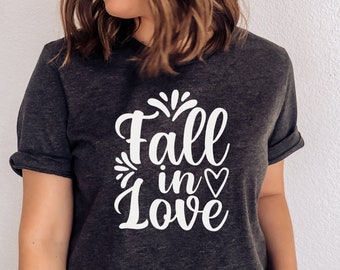 Enamórate SVG / Diseño de cita de la temporada de otoño / Archivo de corte de camisa acogedora de otoño / Silueta de Cricut