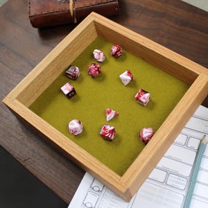 Red Oak Dice Tray – Khaki Green Wool Lined Felt Base - Dungeons Accessory - 5e TTRPG