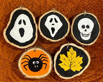 Cedar Wood Slice, Spider Ornament, Scream Ornament, Ghost Ornament, Leaf Ornament, Wood Slice, Wood Slice Ornament, Skull Ornament