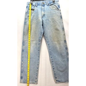 Vintage Wrangler Rugged Wear Mens Distressed Jeans 32x30 measures 32x29.5 image 3