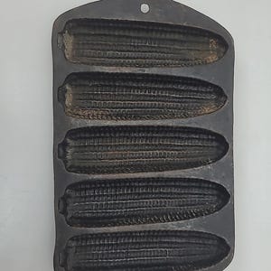 Vintage Cast Iron 7-Ear Cornbread Corn Stick Muffin Pan Corn Bread Mold 13&quot;x6&quot;